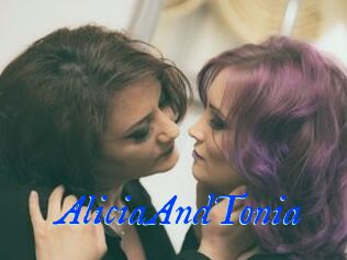 AliciaAndTonia