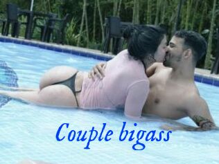 Couple_bigass