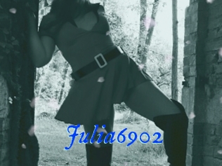 Julia6902