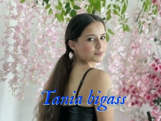 Tania_bigass